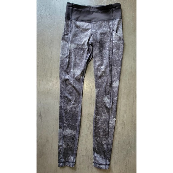 Lululemon Speed Tight II *Full-On‎ Luxtreme Sequin Snake Slate Black Size 4 - Picture 3 of 11